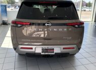 Nissan Pathfinder Platinum