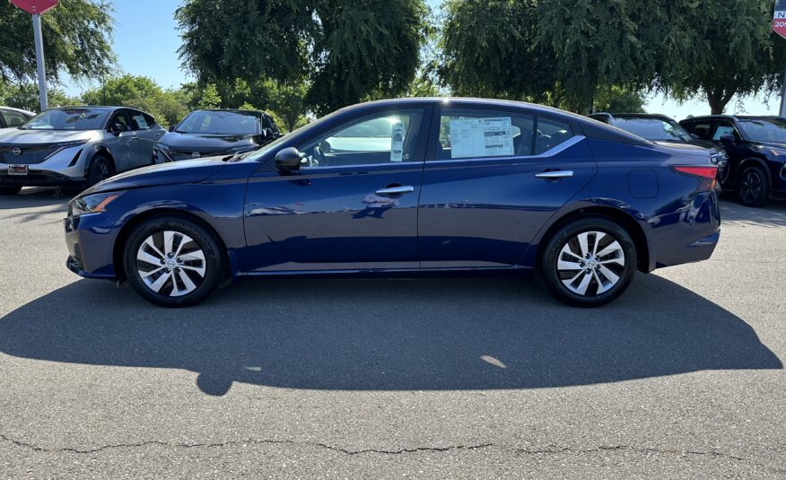 Nissan Altima S Blue