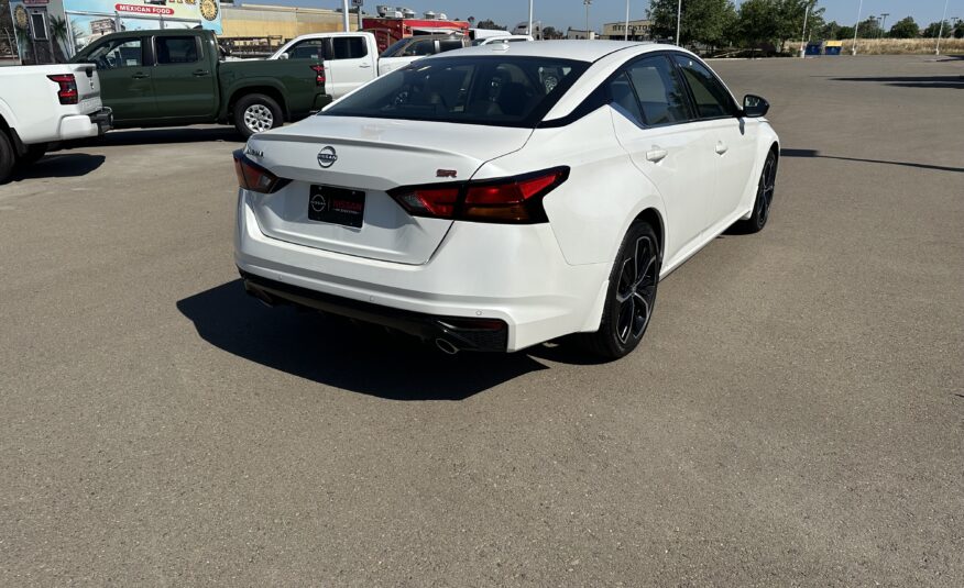 Nissan Altima SR White